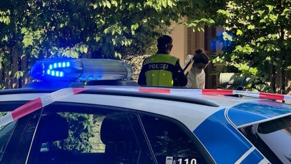 برلين: لاجئ يمني يقتل زوجته طعنًا أمام أطفالهما الستة