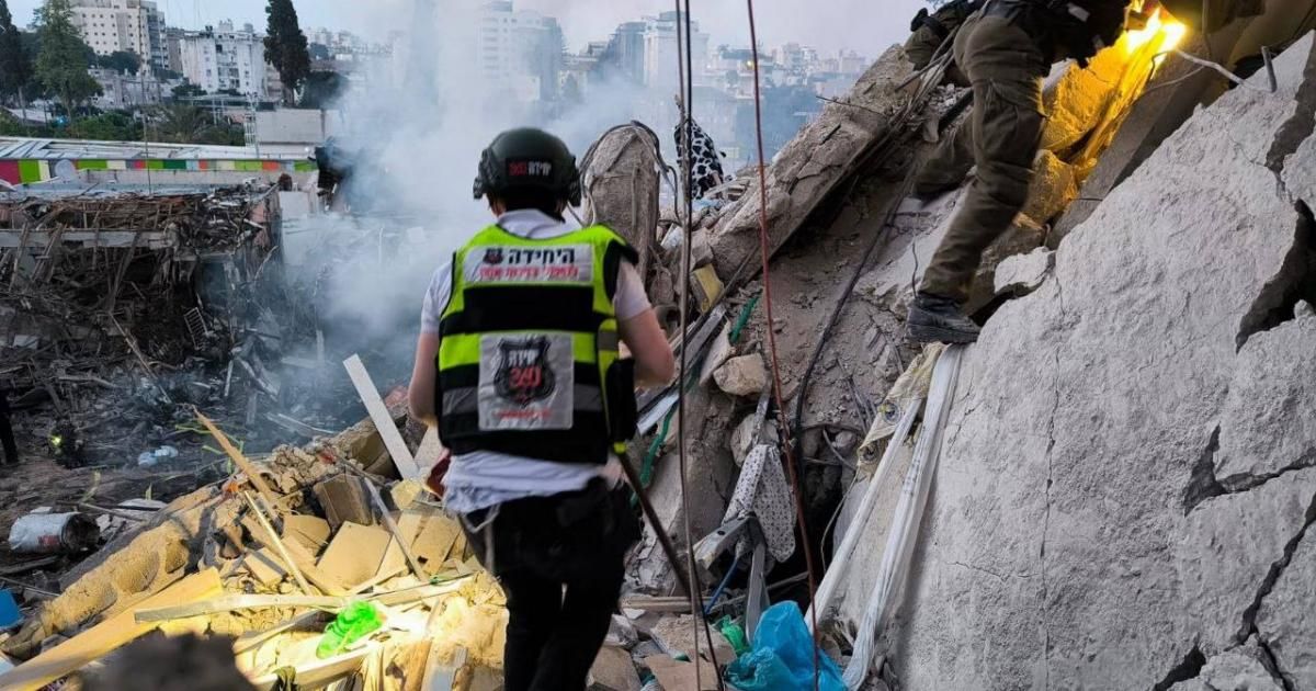 الحرس الثوري الإيراني يعلن استهداف منشآت إنتاج وقود المقاتلات الإسرائيلية