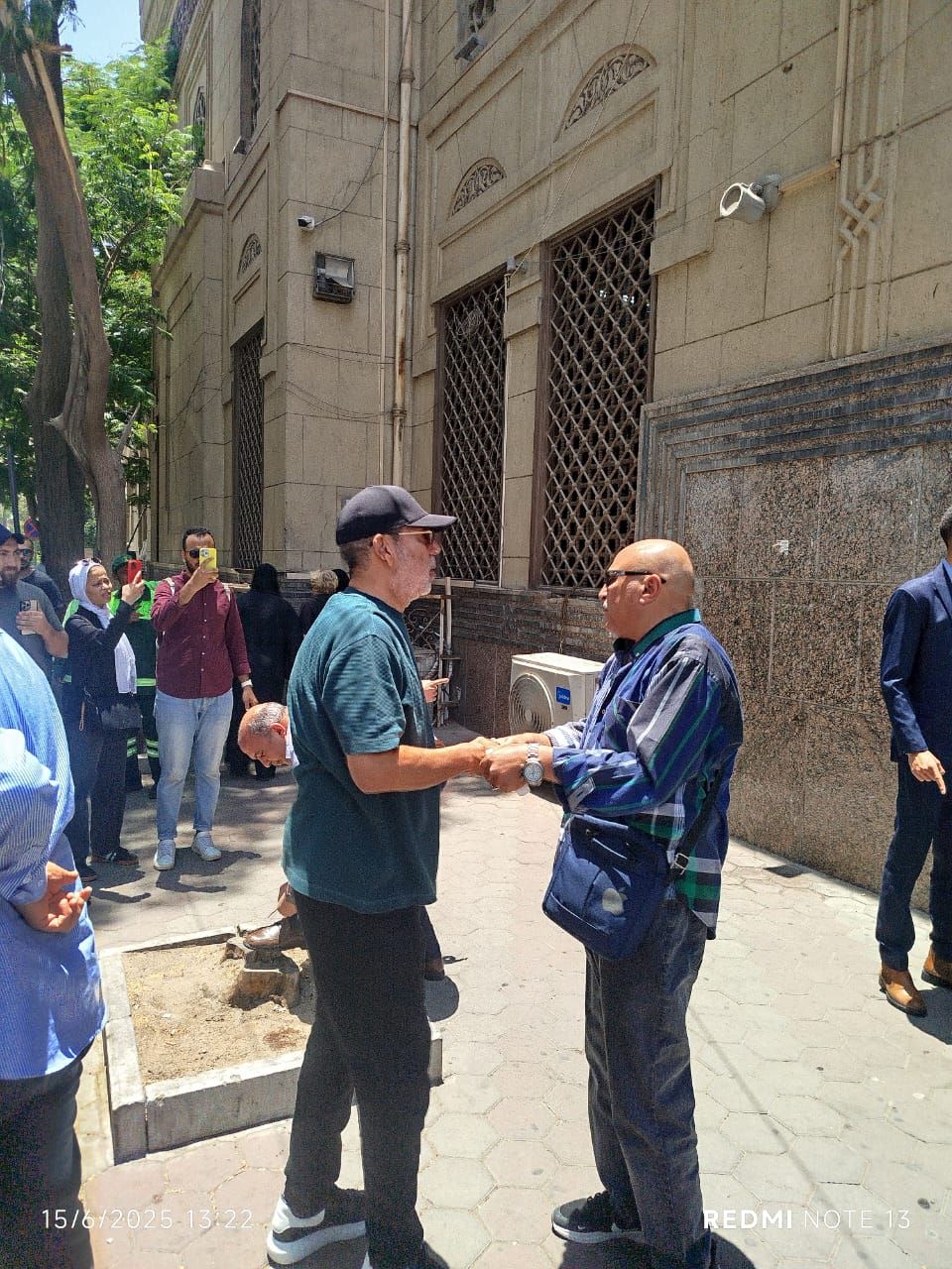 مدحت العدل ومحمد الشرنوبى يشاركان فى تشييع جنازة نجل صلاح الشرنوبى