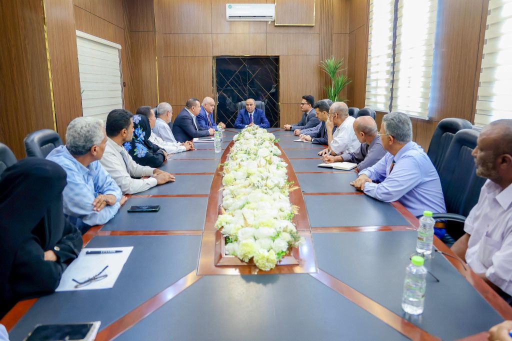 رئيس الوزراء يوجه بسرعة إطلاق العلاوات والتسويات للجامعات ووزارتي التربية والصحة