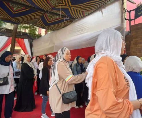 توافد طلاب الثانوية العامة على لجان الامتحانات فى الجيزة.. صور