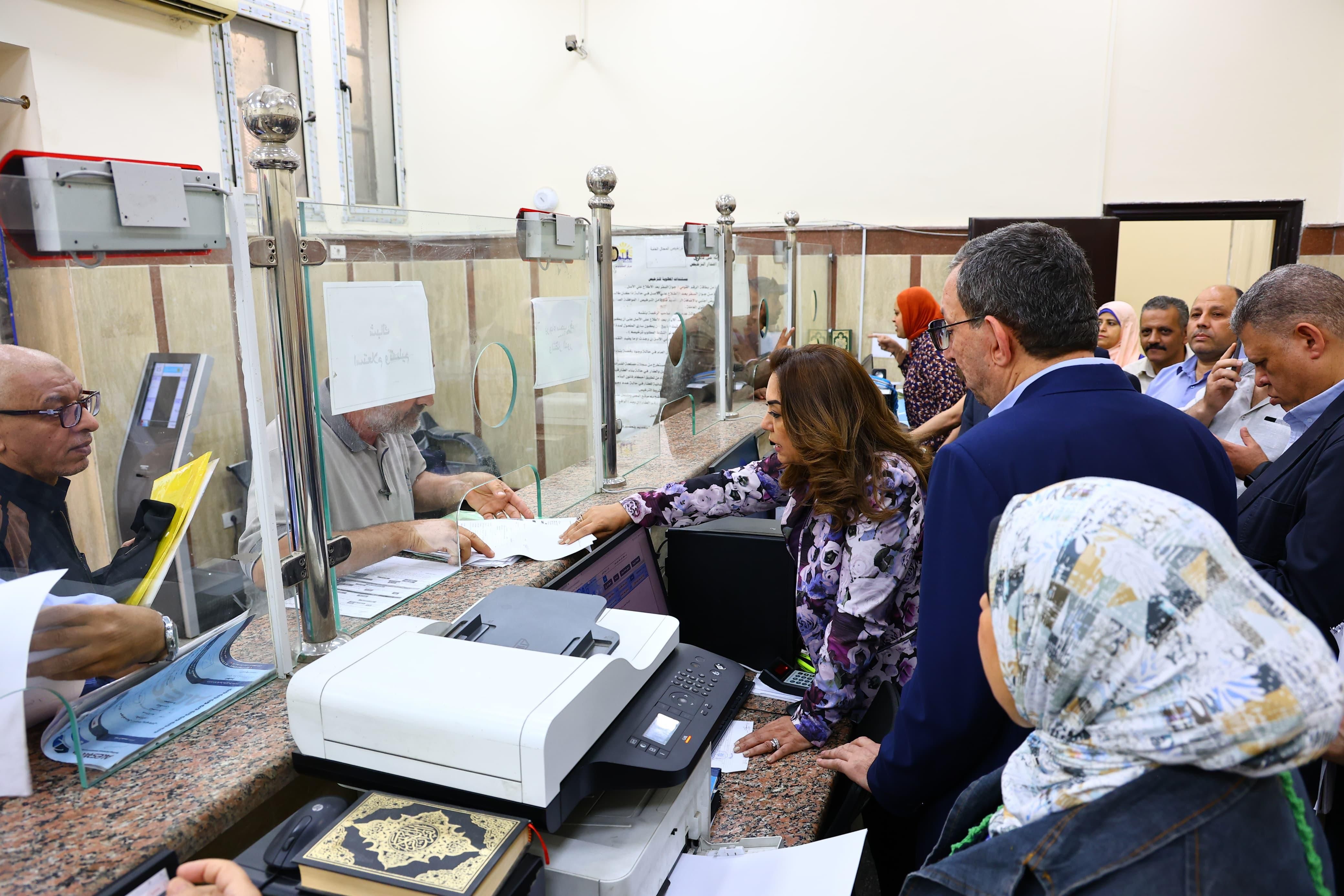 جولة مفاجئة لوزيرة التنمية المحلية بحي عابدين لمتابعة العمل بالمركز التكنولوجي