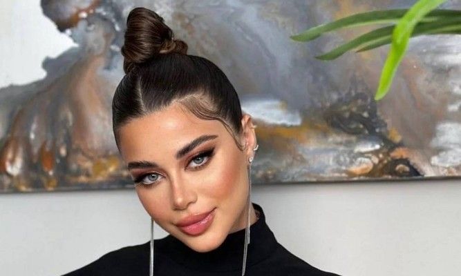 يارا السكري تتألق بالحجاب في تركيا وتلفت الأنظار بجمالها