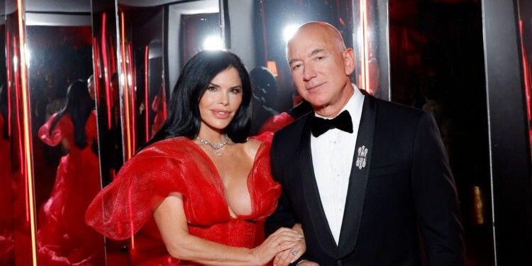 احتجاجات في البندقية على زفاف جيف بيزوس.."ليس مرحب به!"