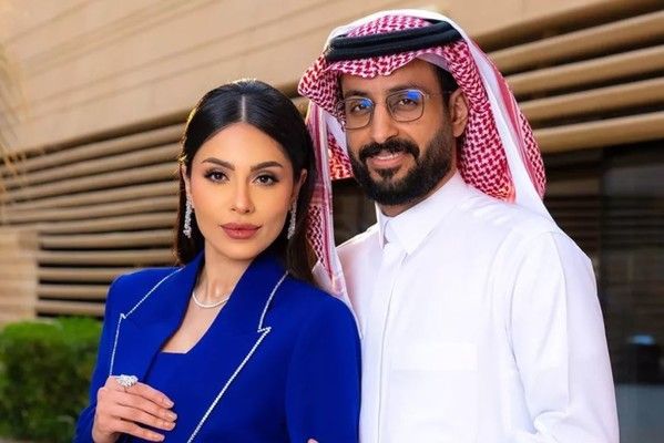 إلهام علي تُغازل زوجها بهذه الطريقة-بالصورة