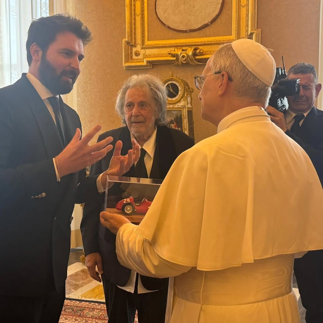 آل باتشينو يلتقي البابا ليو الرابع عشر في الفاتيكان