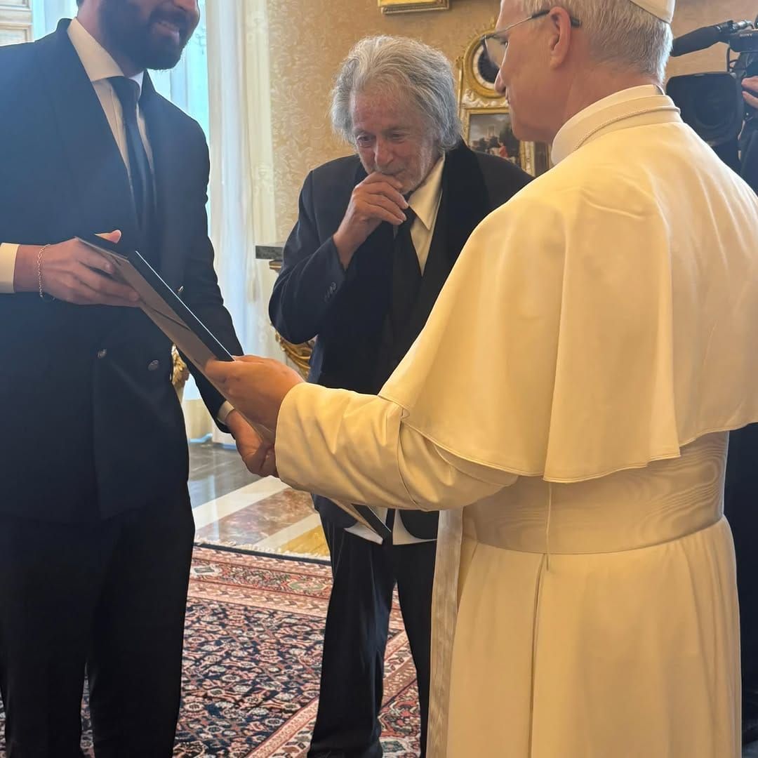 آل باتشينو يلتقي البابا ليو الرابع عشر في الفاتيكان