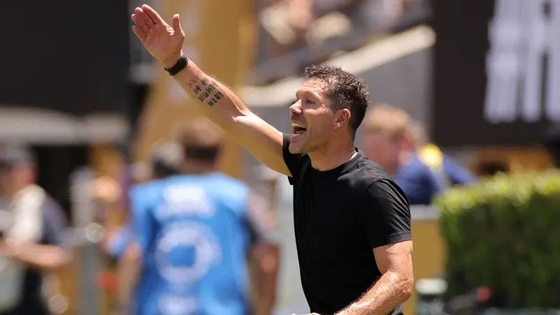 الامارات | سيميوني يتحسر على خسارة أتلتيكو المهينة: "أنفقوا 70 مليون يورو لضم كفارا"