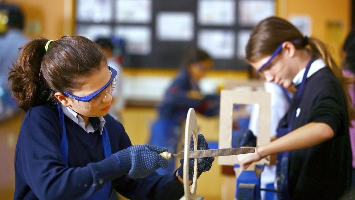 الامارات | نظام "العمل أربعة أيام" في مدارس الشارقة الخاصة تحت التقييم