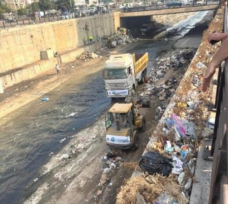 إطلاق حملة تنظيف لمجرى نهر أبو علي وشرطة بلدية طرابلس أنذرت من مغبة رمي النفايات