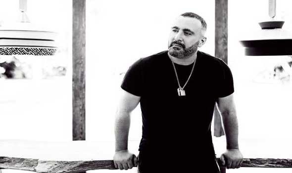 ياسين السقا يحرص على دعم والده برسالة مؤثرة