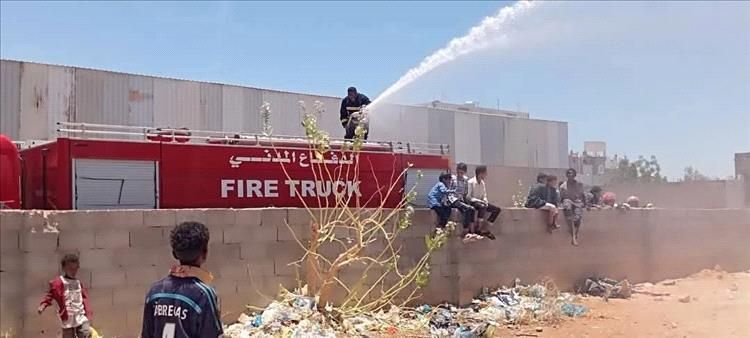 خسائر بملايين الريالات...حريق يلتهم مقهى يمني شهير