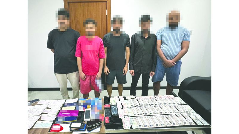 الامارات | ضبط عصابة إلكترونية استولت على بيانات بنكية عبر روابط وهمية