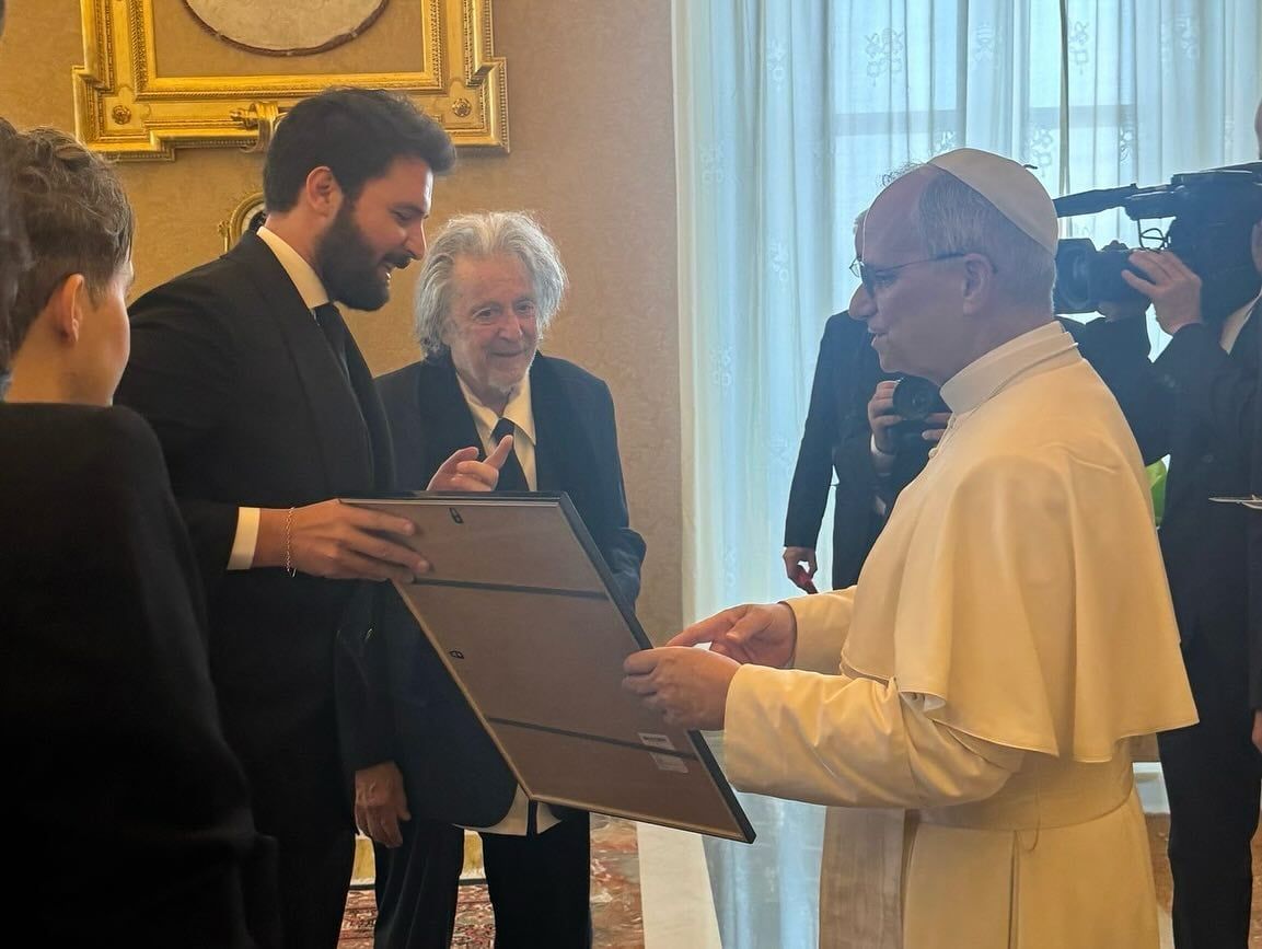 آل باتشينو يلتقي البابا ليو الرابع عشر في الفاتيكان