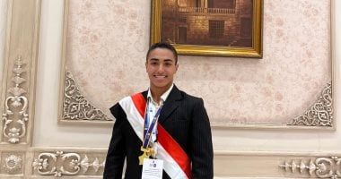 محمد أول الجيزة بالشهادة الإعدادية.. حافظ للقرآن وصائد للجوائز ويعمل بالصيف