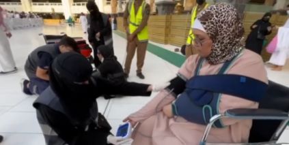 المعتمرون يؤدون نسكهم في صحن المطاف والمسعى بيسر وطمأنينة