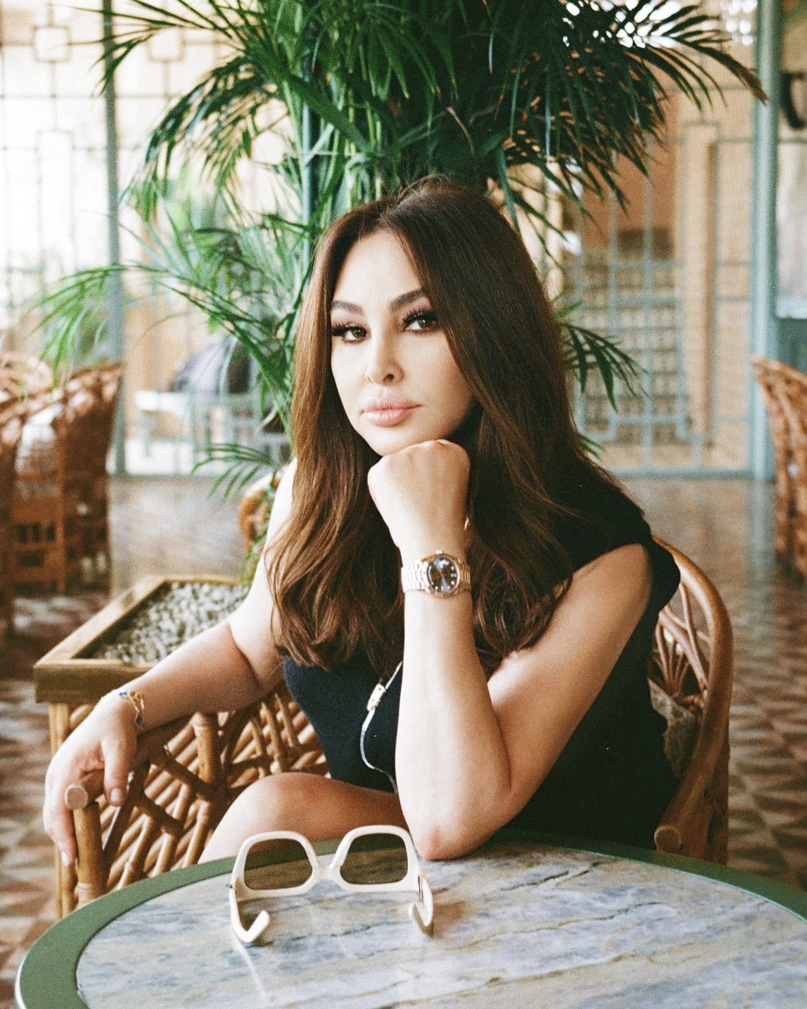 إليسا تحتفى بفسخ تعاقدها مع شركة وترى وتستعد لحفل غنائى فى يوليو