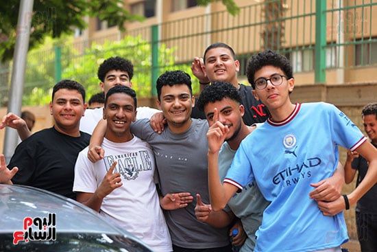 ارتياح بين طلاب الثانوية العامة بعد امتحان اللغة الأجنبية الثانية: كان سهل