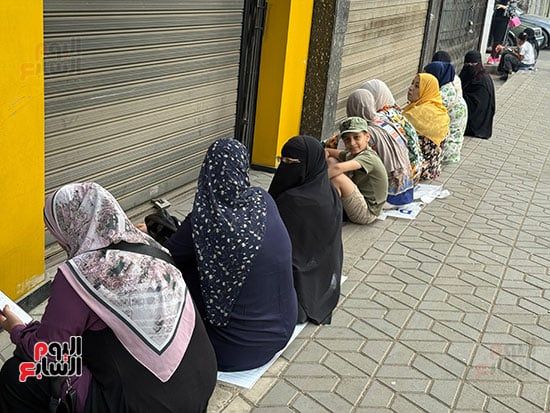 بدء إجراءات تفتيش طلاب الثانوية بالجيزة قبل بدء امتحان اللغة الأجنبية الثانية