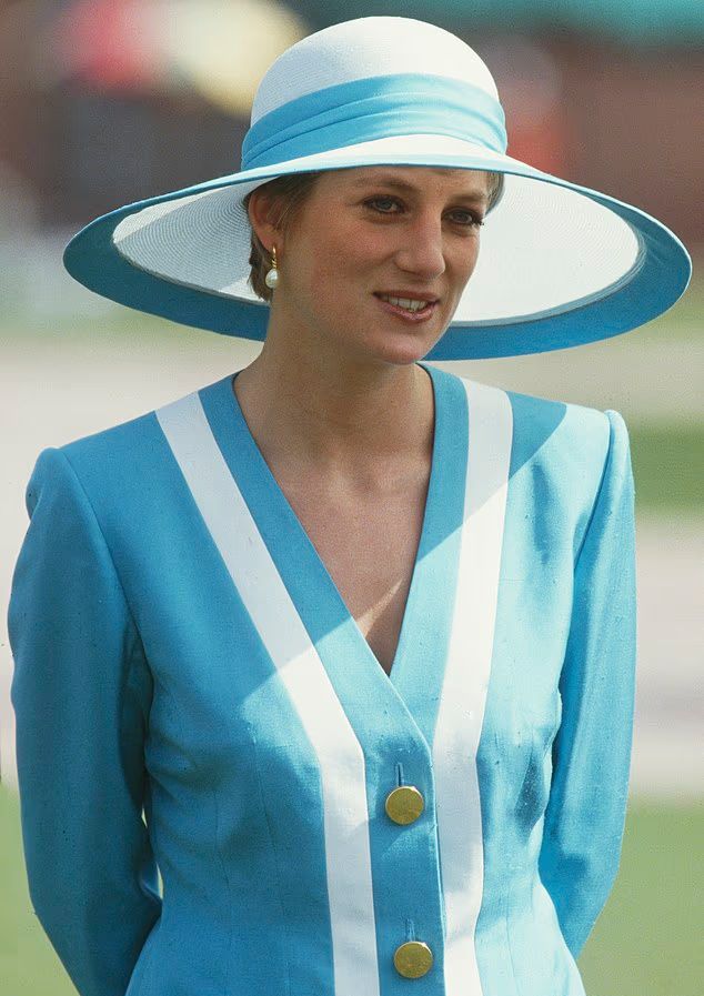 بالصّور- بين الأبيض والفيروزيّ… كيت تكتب سطرًا جديدًا في حكاية ديانا الخالدة