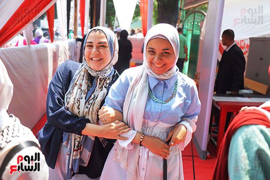 بدء خروج طلاب الثانوية العامة من اللجان بعد انتهاء امتحانات اليوم الثانى