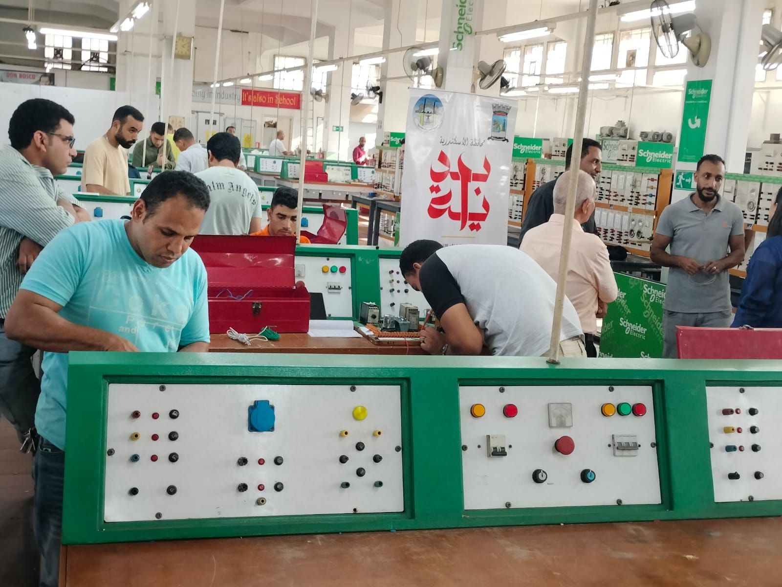 وزير العمل: حصول 456 مُتدربا جديدا على دورات مجانية من معهد الساليزيان