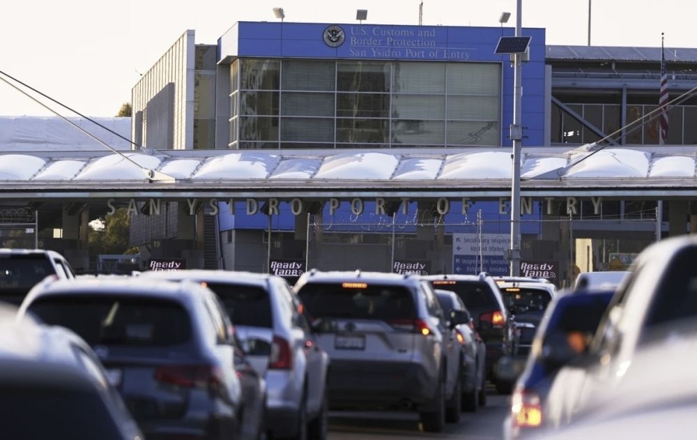 أزمة أمريكية بتراجع الشعبية وثقة الطلاب والمهاجرين