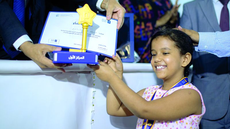 الامارات | مريم شامخ بطلة تحدي القراءة العربي في موريتانيا