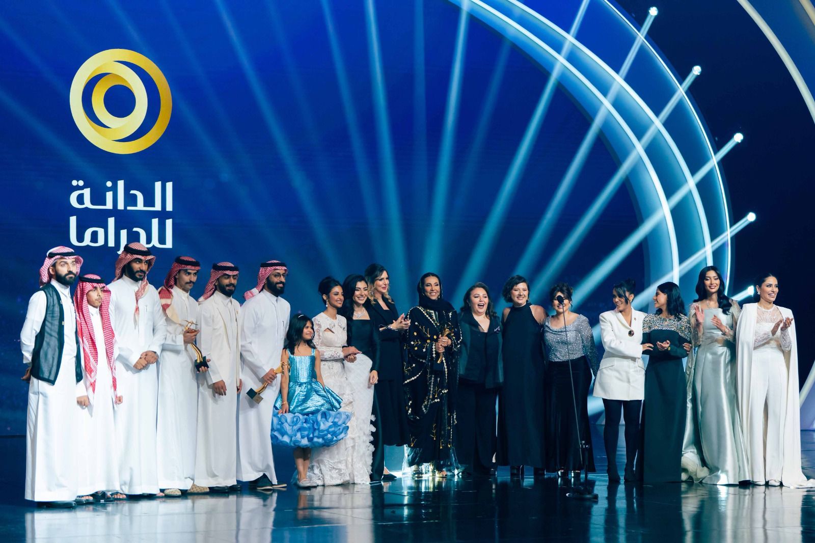 نجوم يكرمون ويحصدون الجوائز ضمن فعاليات مهرجان الخليج للإذاعة والتلفزيون في البحرين