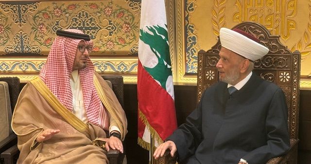 دريان استقبل بخاري: لضرورة الابتعاد عما يجري في دول الإقليم من صراعات دموية