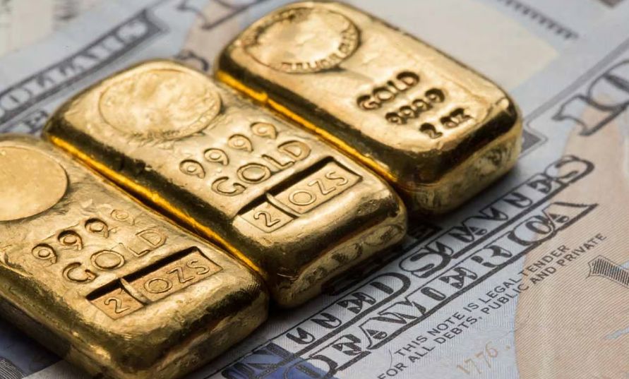 الذهب يهبط أكثر من 1%