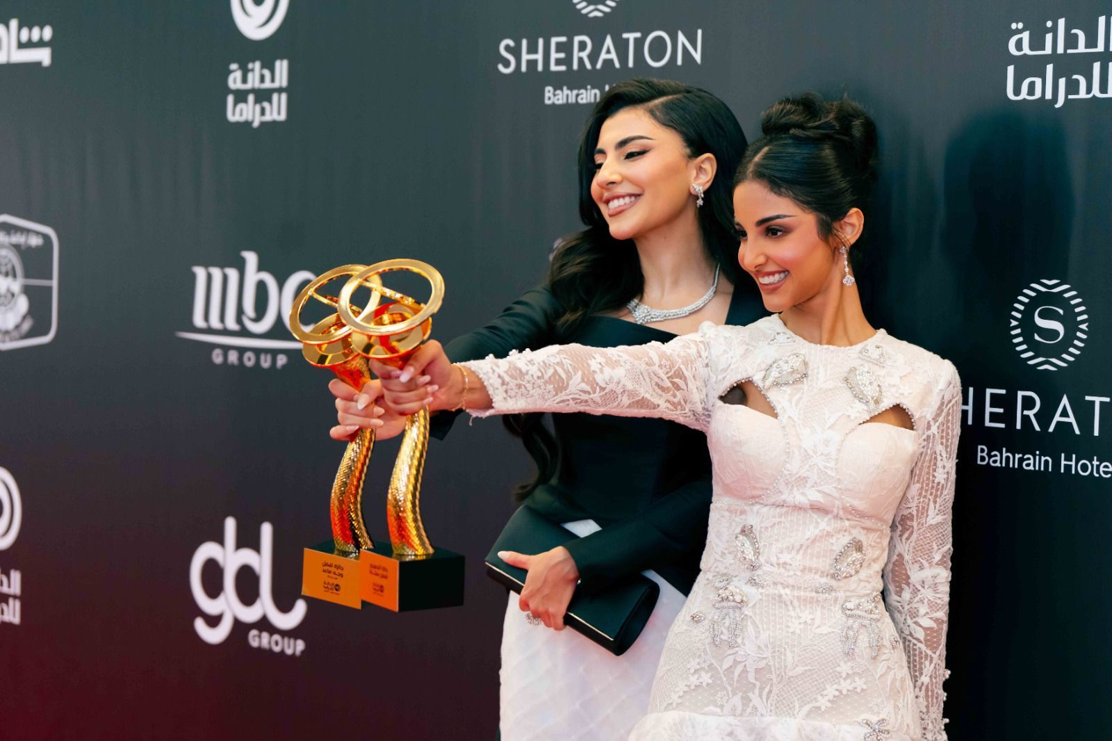 نجوم يكرمون ويحصدون الجوائز ضمن فعاليات مهرجان الخليج للإذاعة والتلفزيون في البحرين