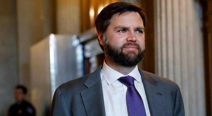 نائب الرئيس الأميركي: ترامب قد يقرر اتخاذ إجراءات إضافية لإنهاء تخصيب اليورانيوم وهذا القرار يعود له