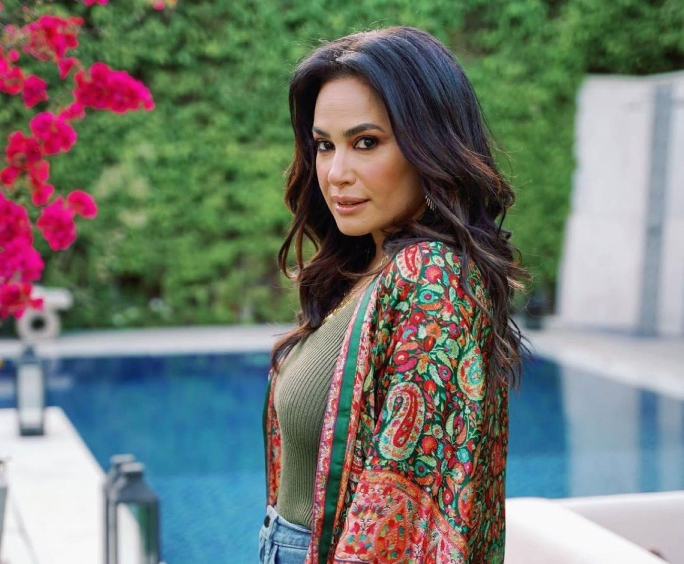 بعد الإعلان عن مسلسل "عسل أحمر".. لماذا تفضل هند صبري الأعمال الفنية المأخوذة عن روايات أدبية؟