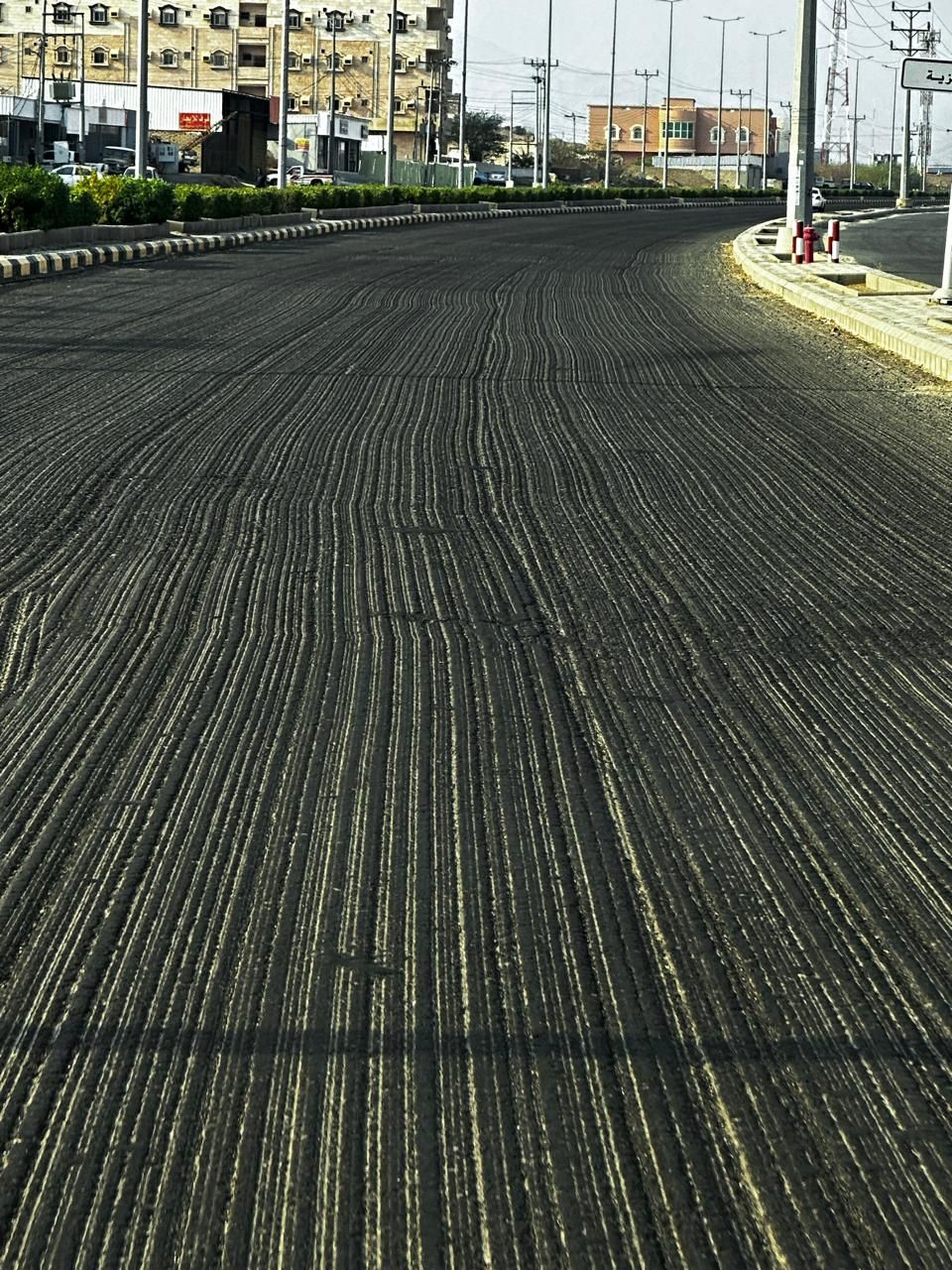 سكان أضم يعانون من السفلتة ورئيس البلدية لا يرد.. صور