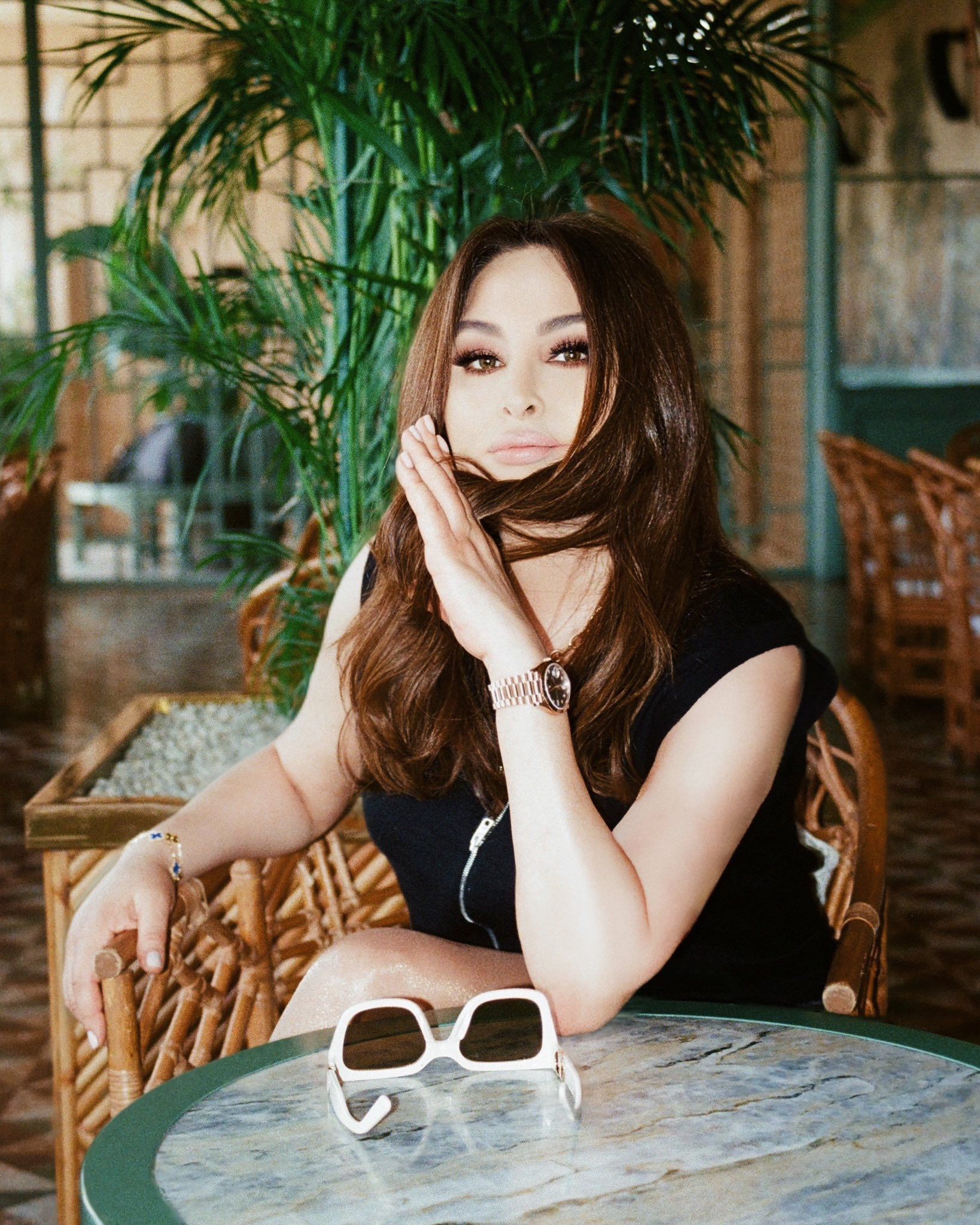 إليسا تحتفى بفسخ تعاقدها مع شركة وترى وتستعد لحفل غنائى فى يوليو