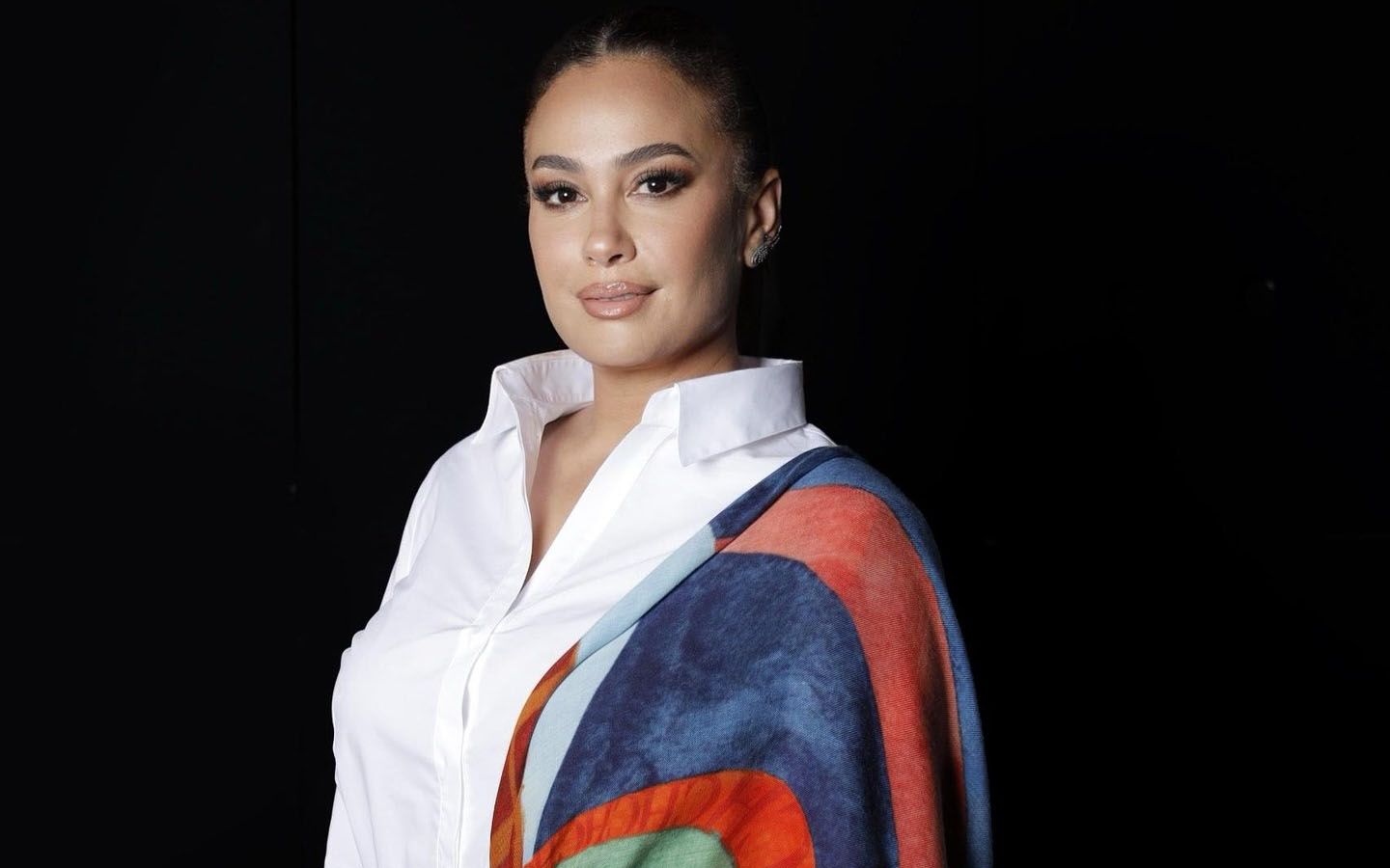 مخرج مصري شهير يدافع عن هند صبري… اليكم تفاصيل القضية