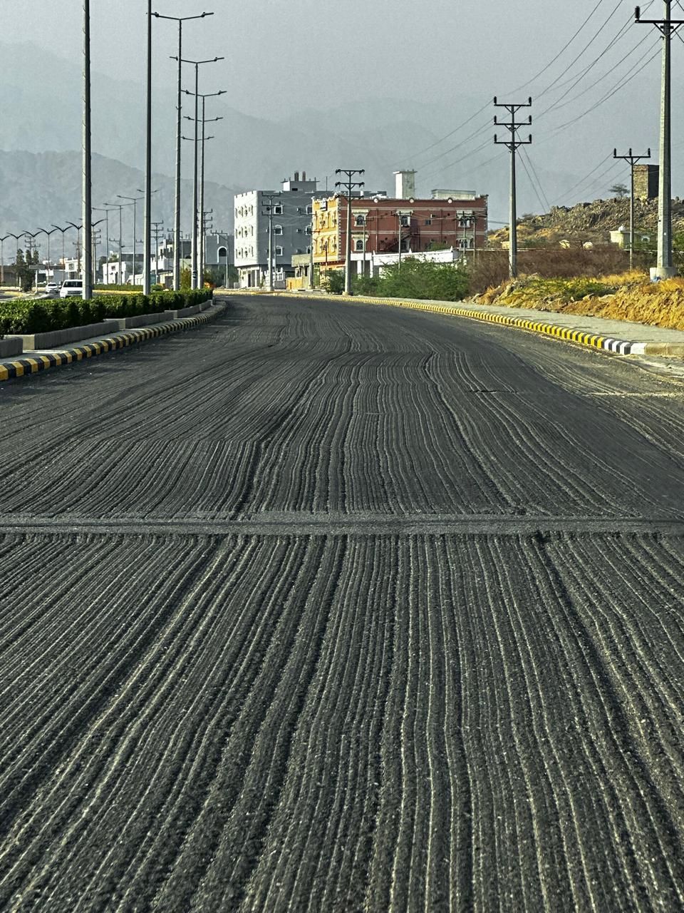 سكان أضم يعانون من السفلتة ورئيس البلدية لا يرد.. صور