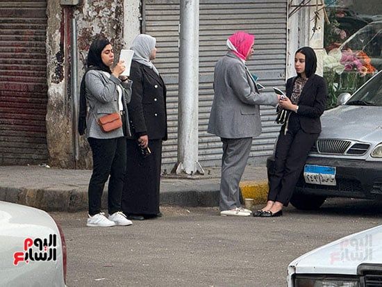 بدء إجراءات تفتيش طلاب الثانوية بالجيزة قبل بدء امتحان اللغة الأجنبية الثانية