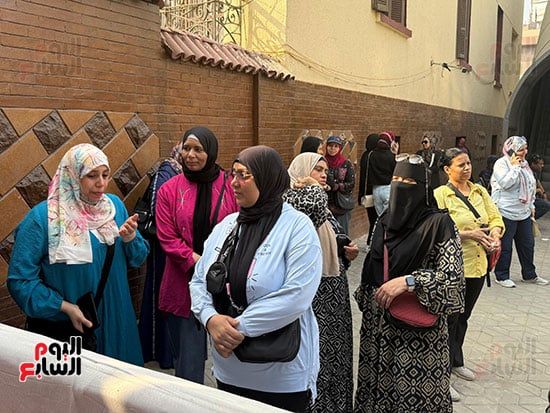 بدء إجراءات تفتيش طلاب الثانوية بالجيزة قبل بدء امتحان اللغة الأجنبية الثانية