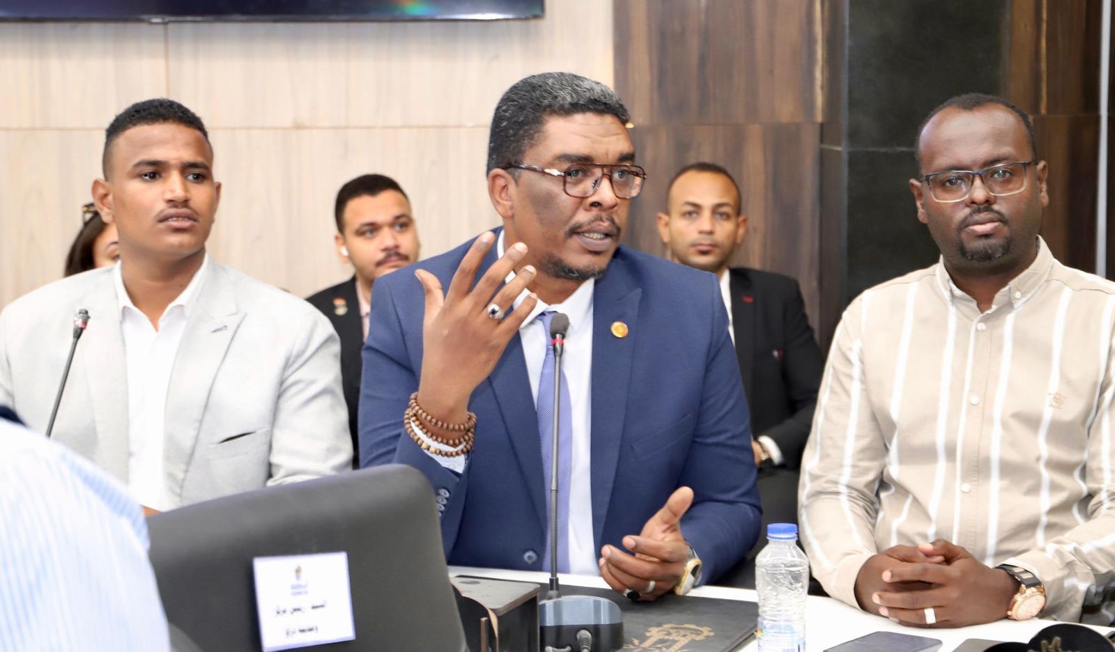 محافظ أسوان يستقبل عمرو عثمان لتكثيف جهود الوعى بخطورة تعاطى المخدرات