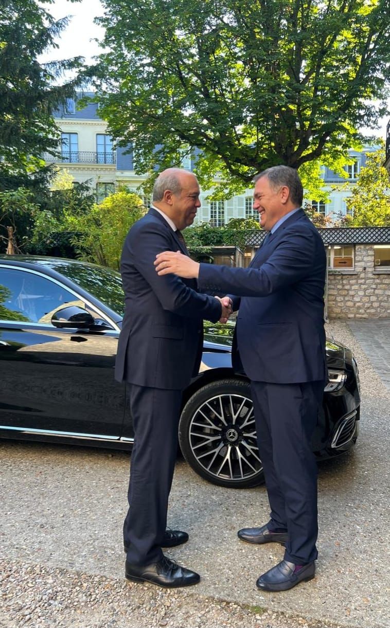 وزيرا الطيران المصرى والفرنسى يوقعان اتفاقية ترتيبات فنية لتعزيز التعاون