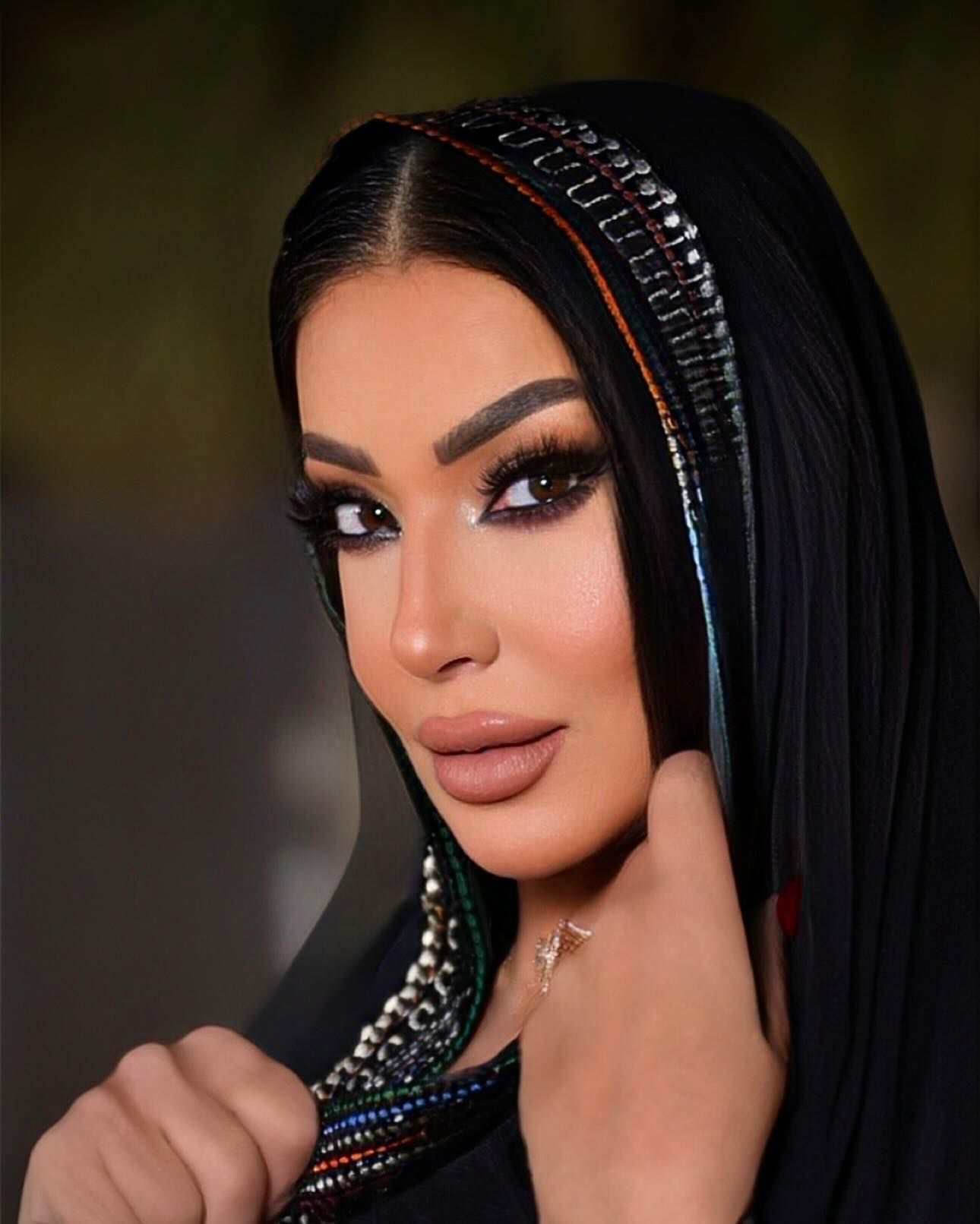 سمية الخشاب لإعلامى لبنانى: أنا أيقونة ونص وكفاية بقى زهقتنى فى عشتى