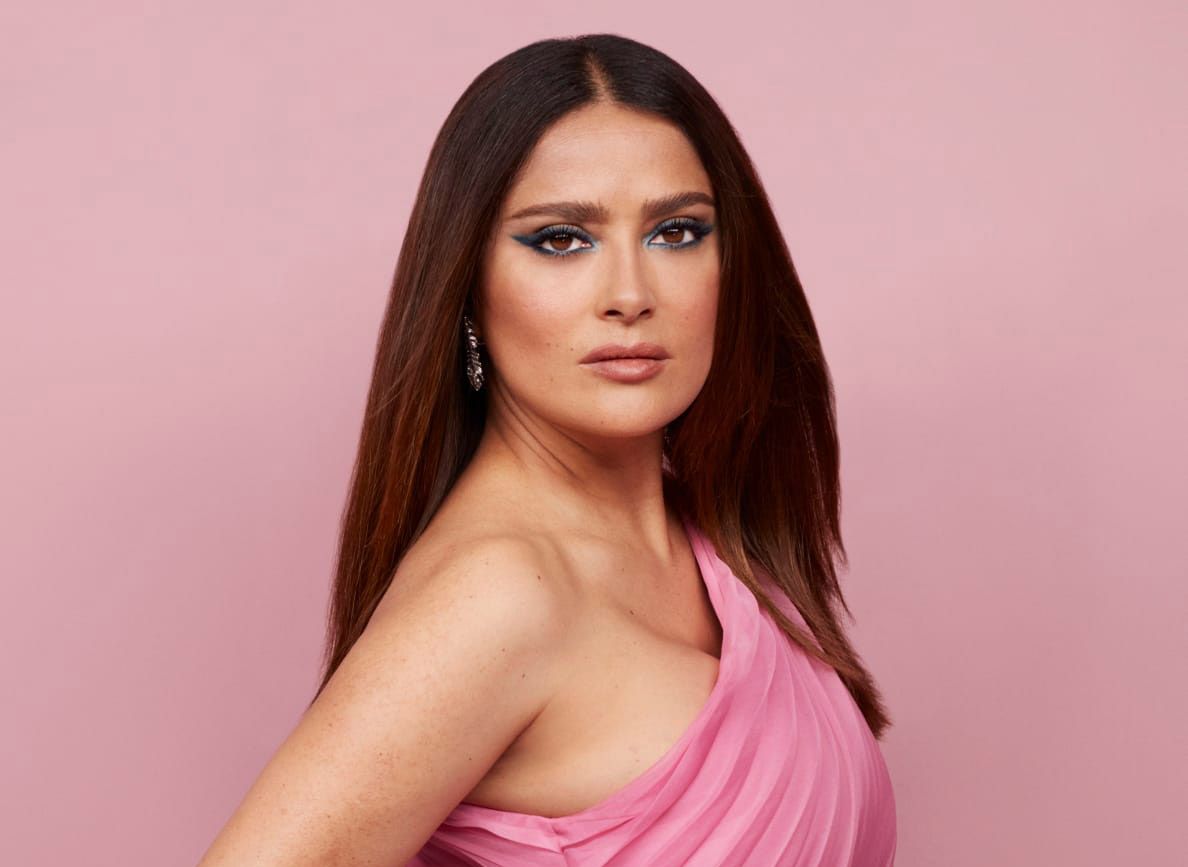 احتجاز وانتزاع وظروف مُخزية، رسالة صادمة من سلمى حايك في عيد الأب