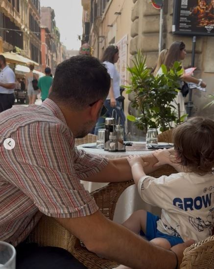 ليندسي لوهان تحتفل بيوم مهم مع صورة غير مرئية لزوجها وابنها