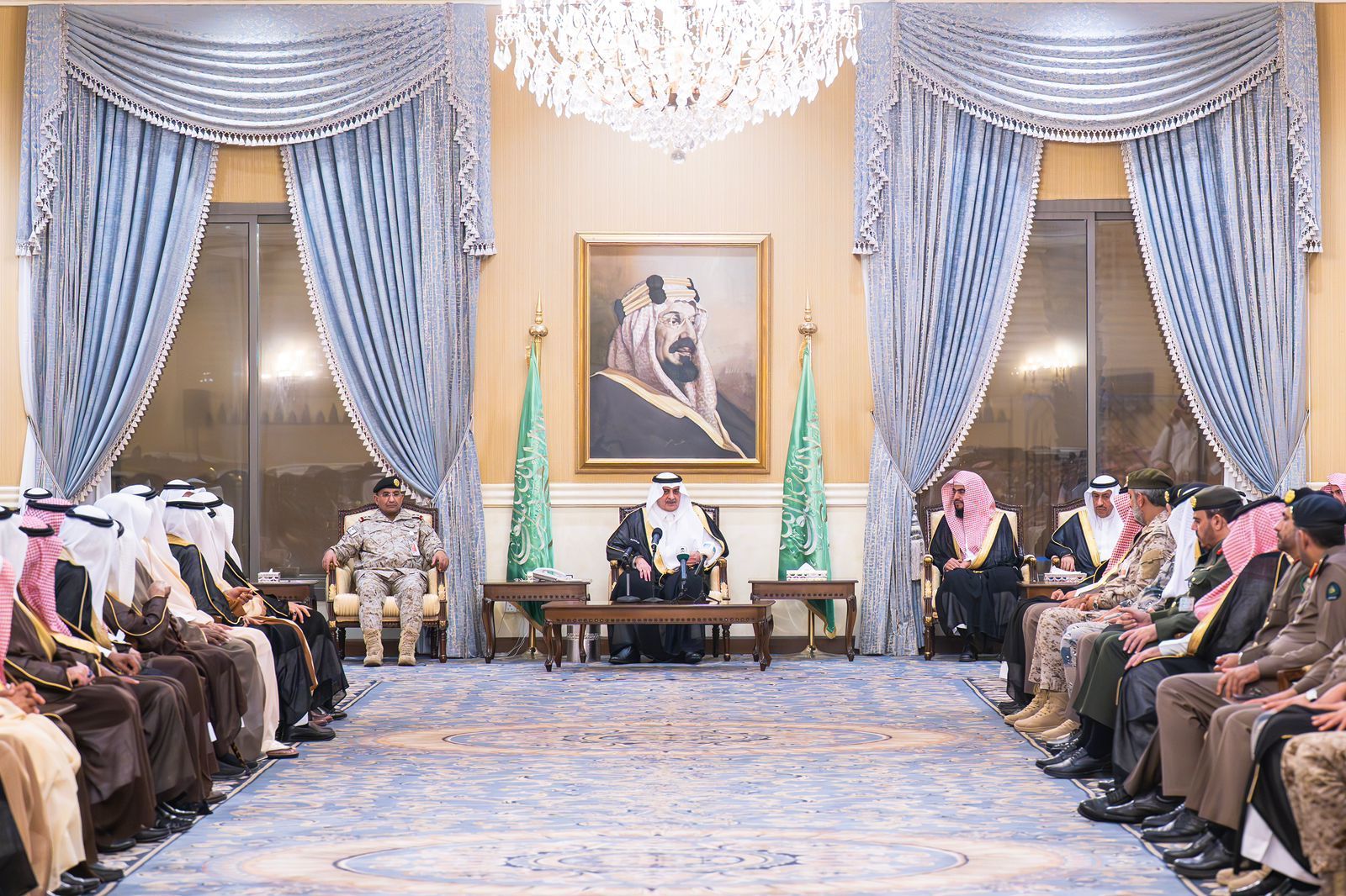 أمير تبوك: جهودكم المخلصة في خدمة ضيوف الرحمن محل فخر واعتزاز الجميع