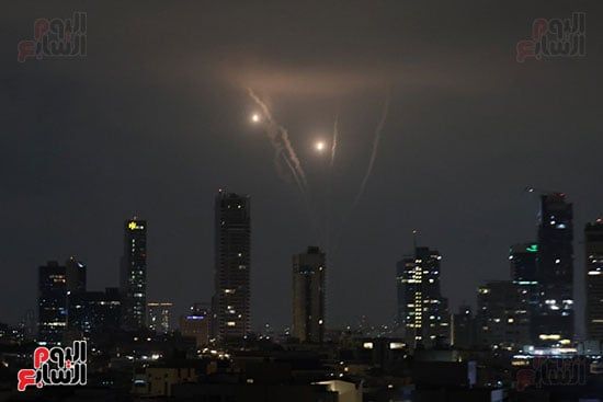 هيئة البث الإسرائيلية: سقوط صواريخ في مواقع بمنطقة وسط إسرائيل