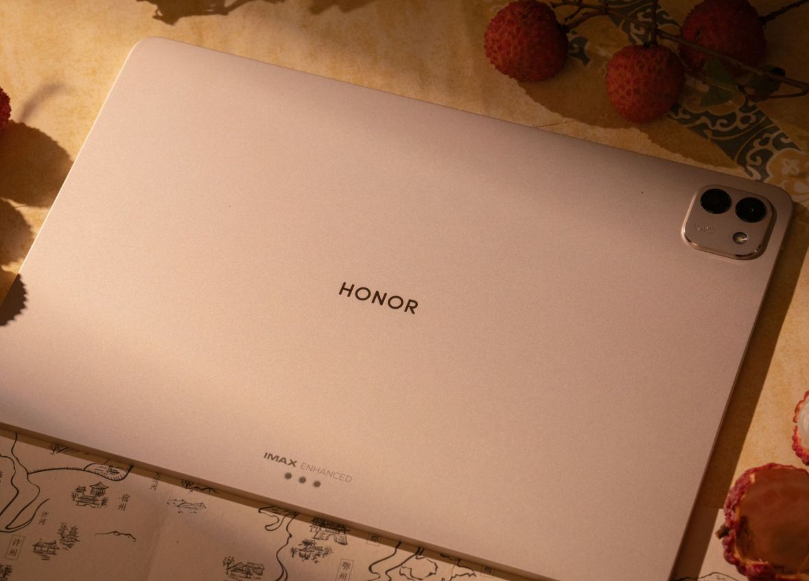 تكنولوجيا: إطلاق Honor MagicPad 3 بجانب Honor V5 مع شاشة أكبر وبطارية تُحطم الأرقام القياسية