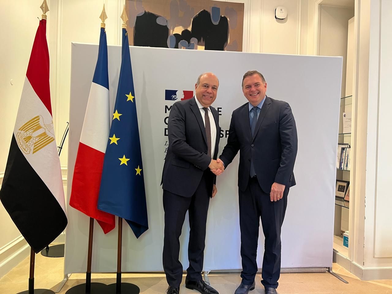 وزيرا الطيران المصرى والفرنسى يوقعان اتفاقية ترتيبات فنية لتعزيز التعاون