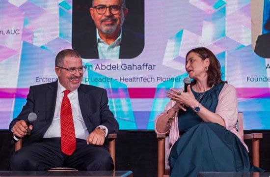 تكريم الإعلامية علا الشافعي في "She Builds Beyond" لدعم رائدات الأعمال